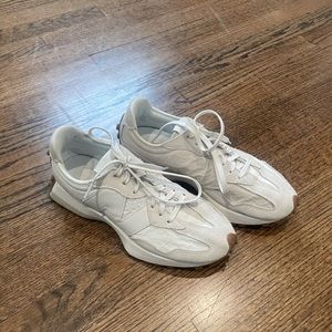 New Balance 327 sneakers